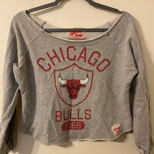Women's Sportiqe Gray Cropped Round Neck Chicago Bulls Long Sleeve Tee Small